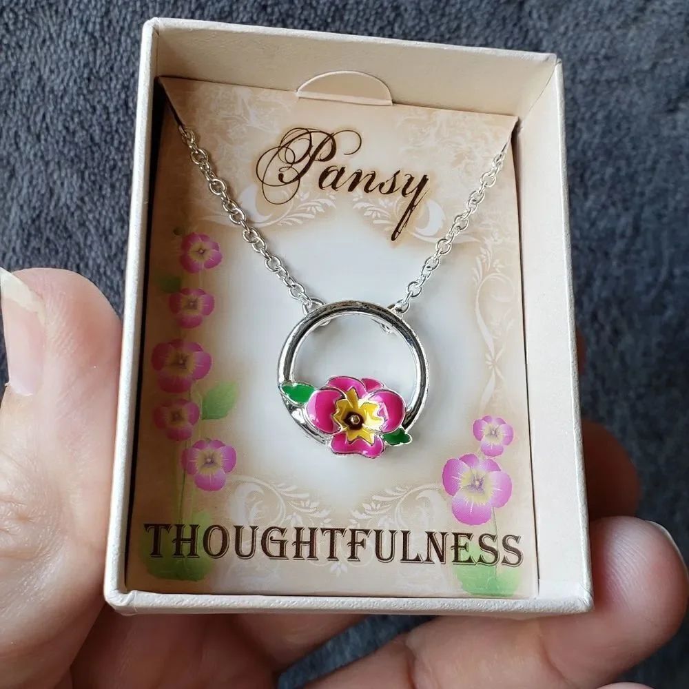 NWT Beautiful Pink Pansy Necklace Silvertone Chain